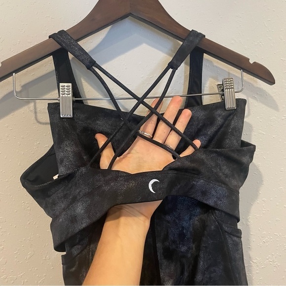 ZYIA 2 Piece Set Active Gray Stonewashed 7/8 Tight Leggings and Sports Bra - Picture 6 of 15